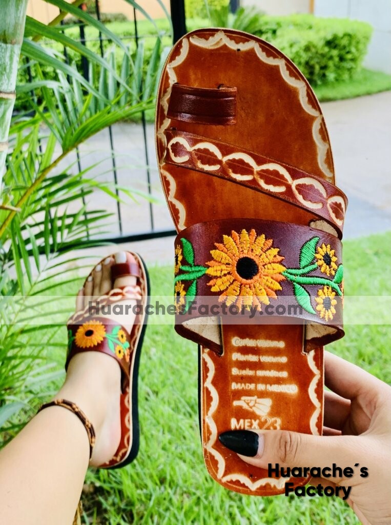zj00683 Sandalias Artesanales Color Café Con Bordado De Piso Mujer De Piel Sahuayo Michoacan mayoreo fabricante de calzado zapatos taller maquilador (2) (1)