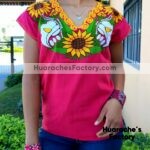 rj00208 Blusa artesanal de manta con bordado de girasol hecho a mano color fiusha Chiapas