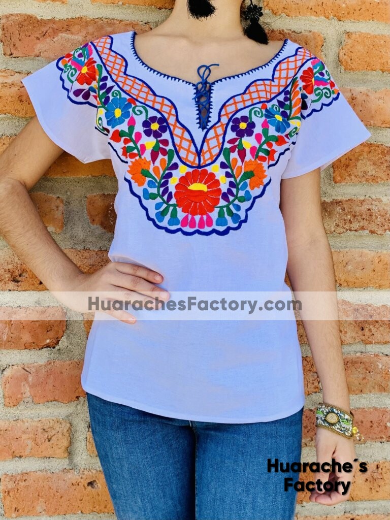 rj00561 Blusa de manta color blanco bordada con diseño de flores abierto espalda artesanal mexicano para mujer hecho en Chiapas mayoreo fabrica - Huarache´s
