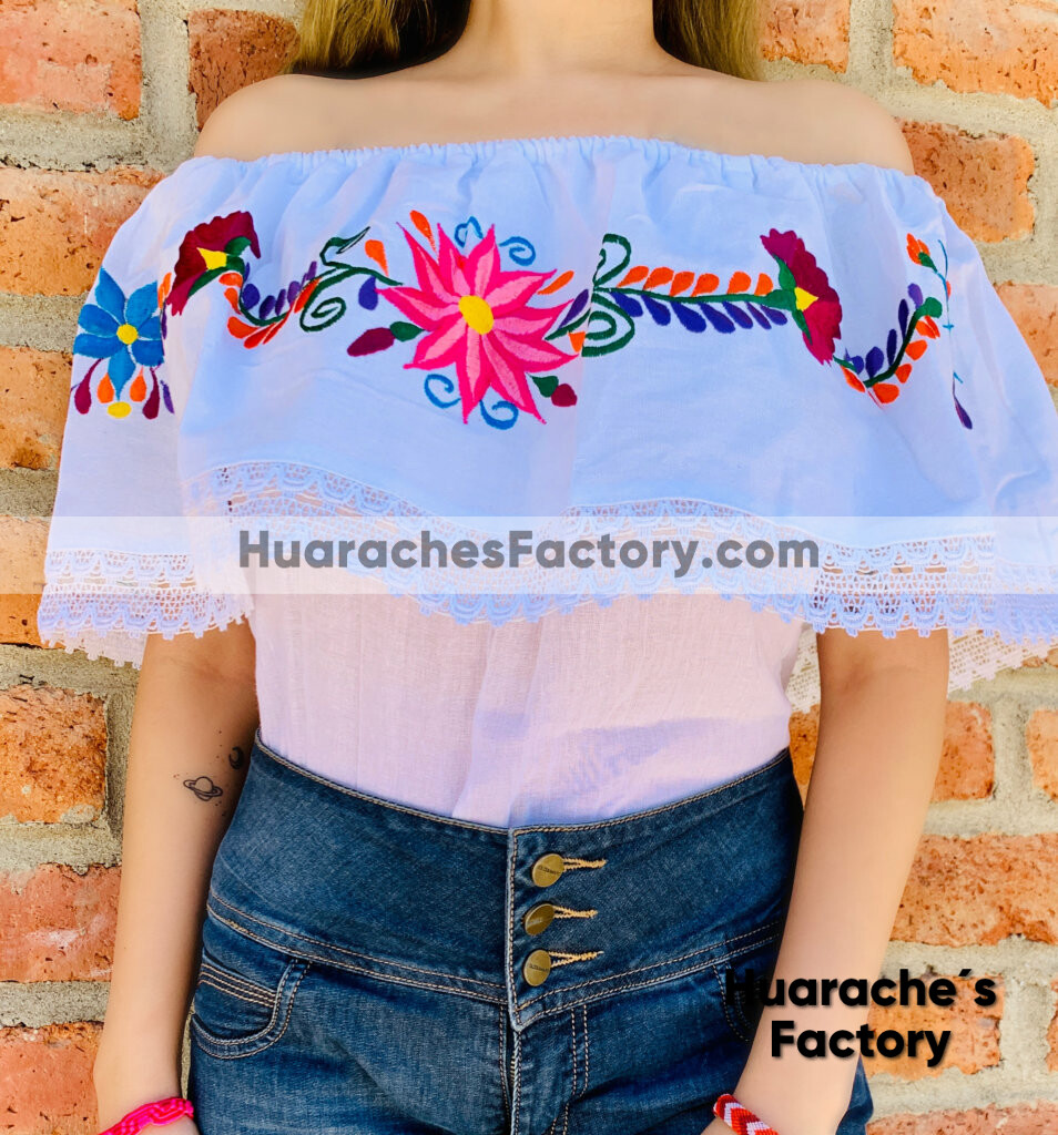 rj00618 Blusa campesina de manta color blanco bordada a maquina diseño de  flores artesanal mexicano para mujer hecho en Sahuayo Michoacan mayoreo  fabrica - Huarache´s Factory