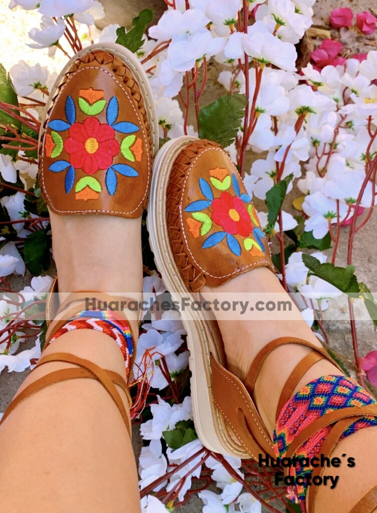 zj00858 Huaraches artesanales color cafe tipo alpargata bordado de flores de piso mujer mayoreo fabricante calzado zapatos proveedor sandalias taller maquilador