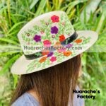 aj00181 Lote de 3 piezas sombrero pintado a mano artesanal diseño de flores mayoreo fabricante proveedor ropa taller maquilador