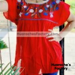 rj00675 Blusa artesanal mexicano para mujer hecho en Chiapas de manta color rojo bordada a mano mayoreo fabrica