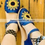 zs01004 Huaraches Mexicanos De Piso Mujer Color Azul De Piel Con diseño de flor bordado Hecho En Sahuayo Michoacanmayoreo fabricante calzado zapatos proveedor sandalias taller maquilador (1)