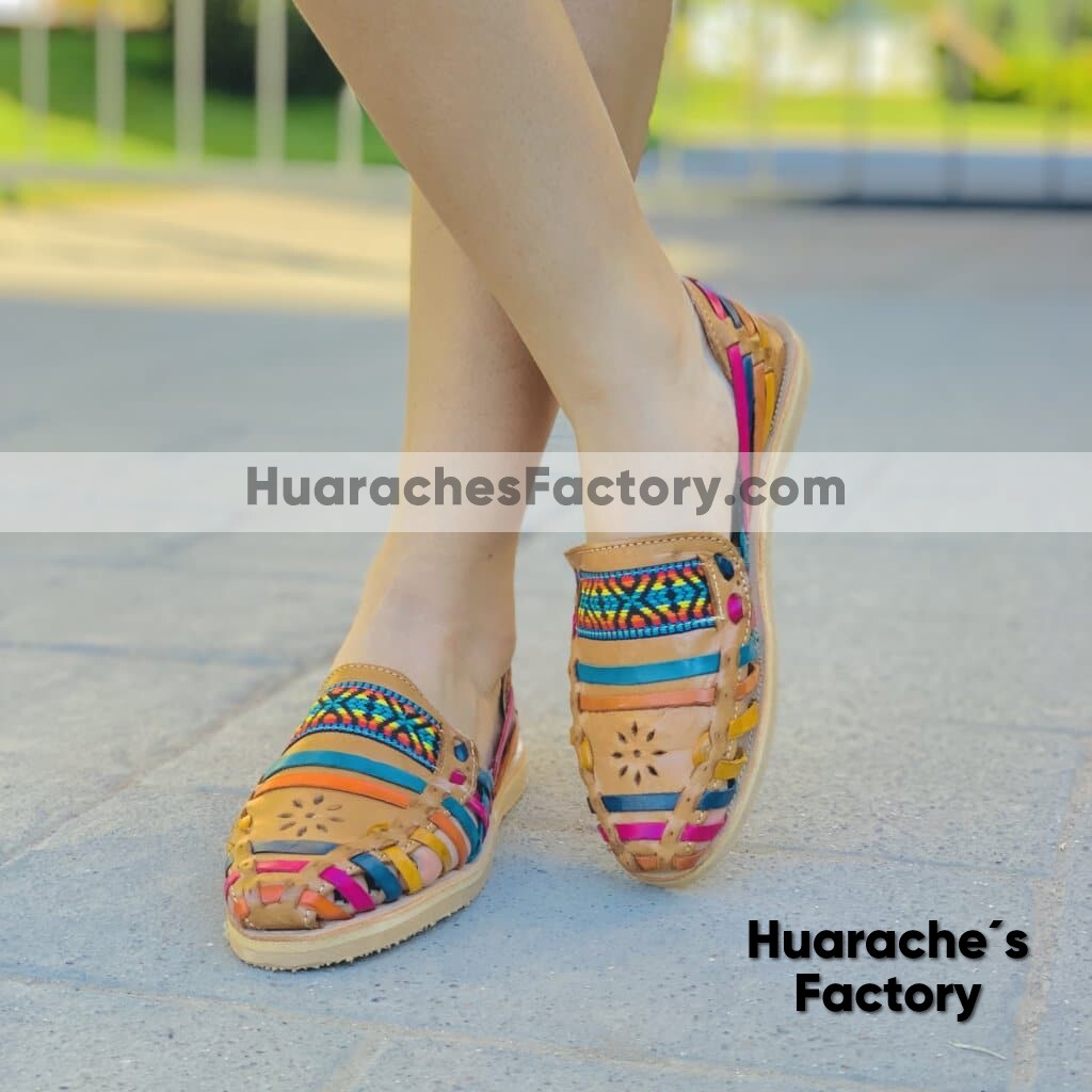 zj00020 Huaraches Artesanales Color Beige Con Tejido Multicolor De Piso Mujer De Piel Sahuayo Michoacan mayoreo fabricante de calzado zapatos taller maquilador(1)