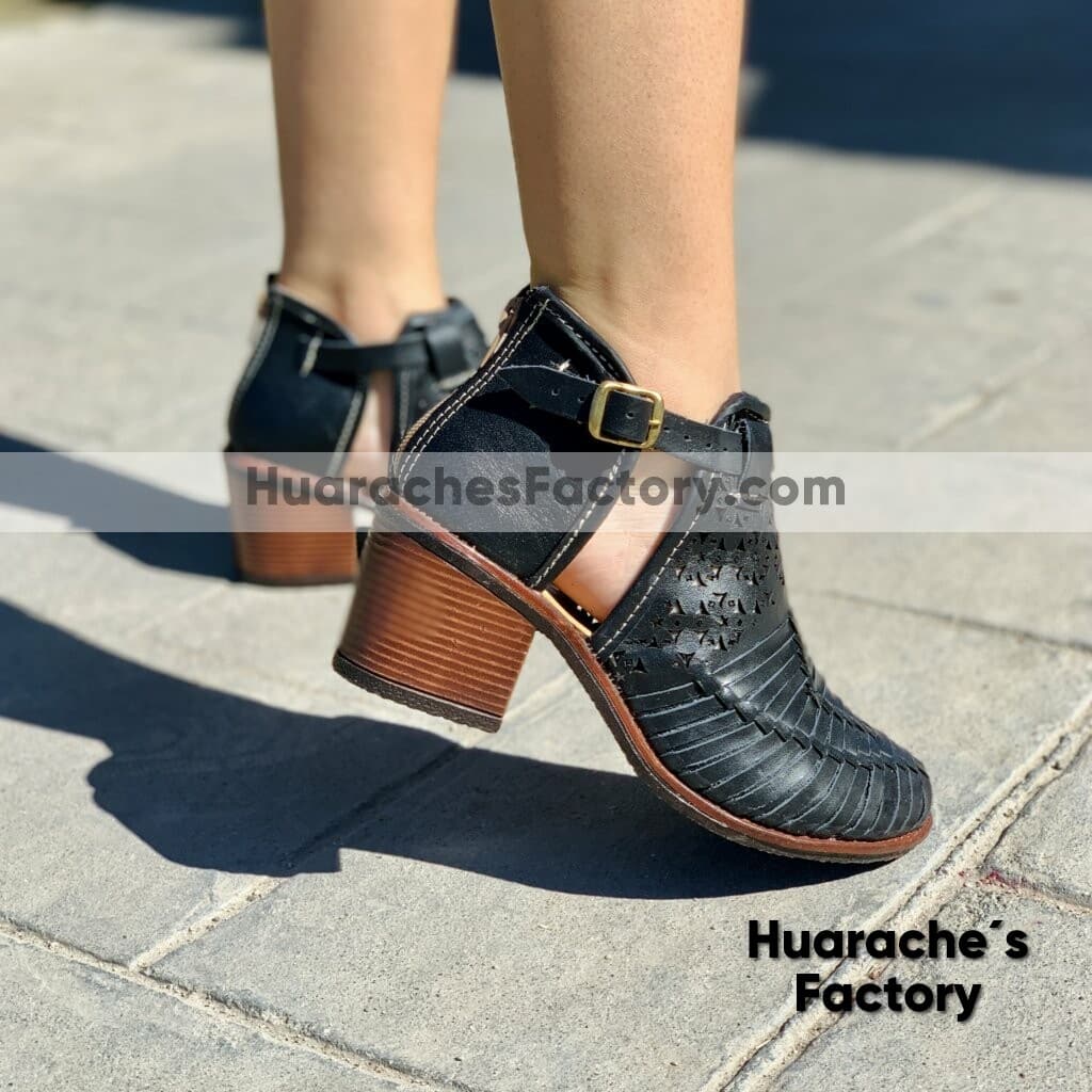 zs01043 Botines Mexicanos Artesanales Mujer Color Negro De Piel Con altura de tacon 5cm aprox Hecho En Sahuayo Michoacanmayoreo fabricante calzado zapatos proveedor